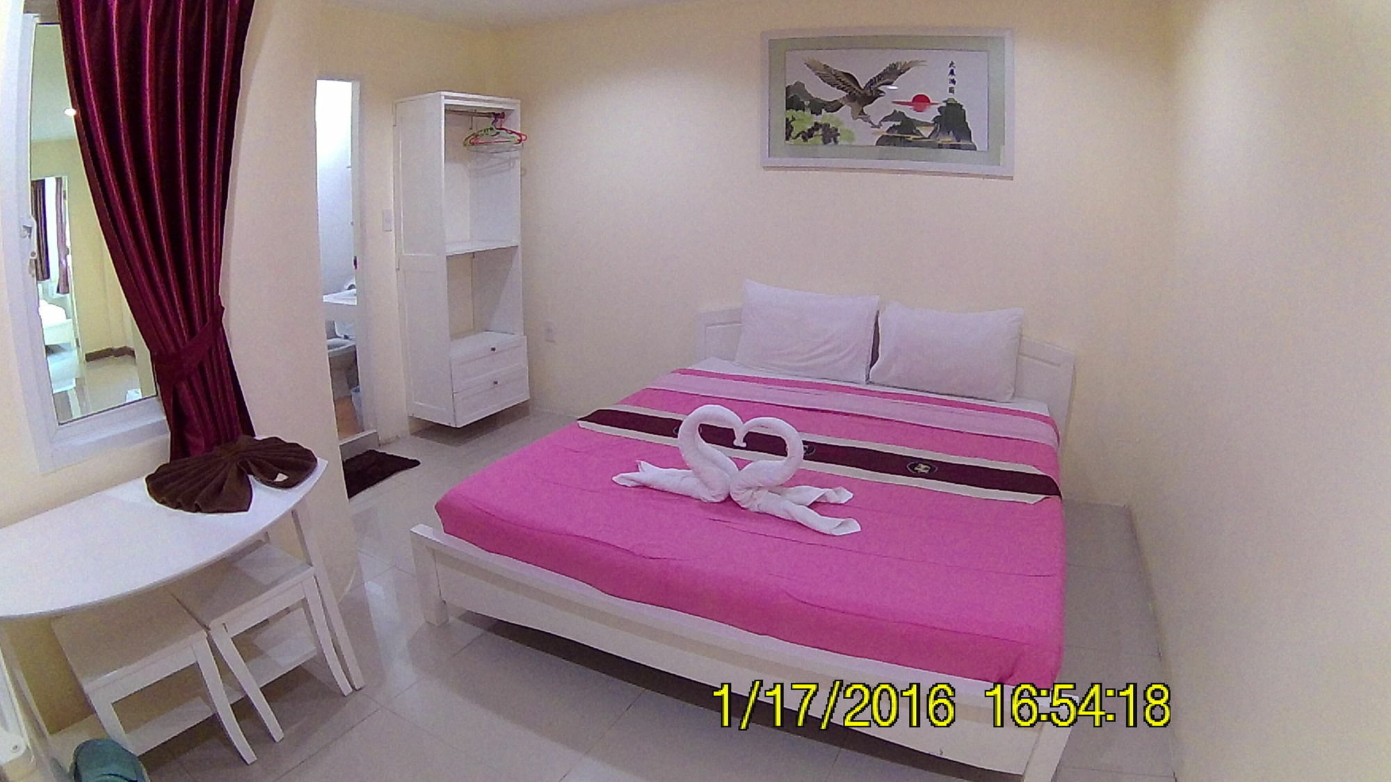 Bird Hotel Chonburi Buitenkant foto